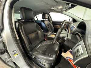 2012 Jaguar Xf 3.0d V6 Premium Luxury Auto Euro 5 4dr in Silver — image 3