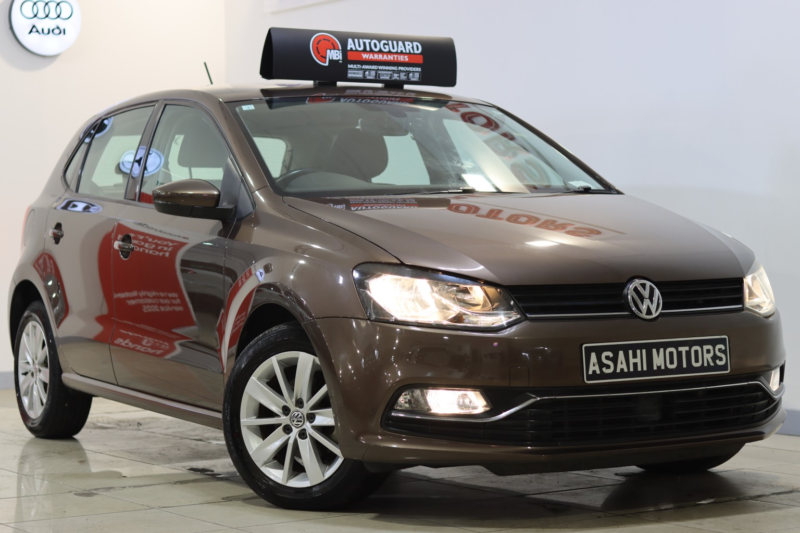 2015 Volkswagen Polo 1.2 Tsi Comfortline DSG in Brown — image 1