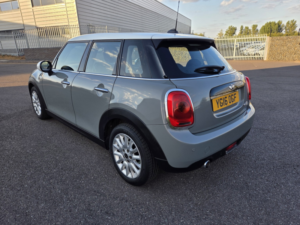 2016 MINI Hatch 1.5 5-Door Hatch Cooper D in Grey — image 5