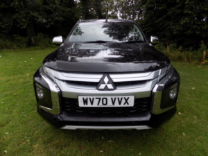 2020 Mitsubishi L200 2.2 Di-D Dc Barbarian Auto 4WD Euro 6 (s/s) 4dr in Black — image 2