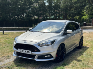 2017 Ford Focus 2.0 Tdci St-2 in Silver — image 2