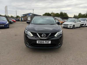 2016 Nissan Qashqai 1.5 Dci Acenta 2WD Euro 6 (s/s) 5dr in Black — image 2