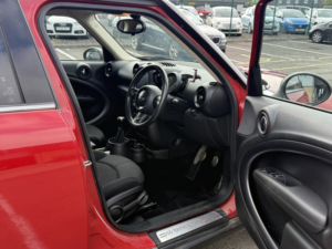 2014 MINI Countryman 2.0 Cooper Sd Countryman in Red — image 5