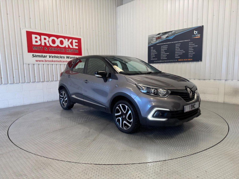 2017 Renault Captur 0.9 Tce Energy Dynamique Nav Euro 6 (s/s) 5dr in Grey — image 1