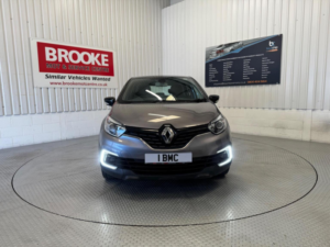2017 Renault Captur 0.9 Tce Energy Dynamique Nav Euro 6 (s/s) 5dr in Grey — image 4