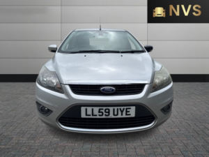2009 Ford Focus 1.8 Titanium in Silver — image 2