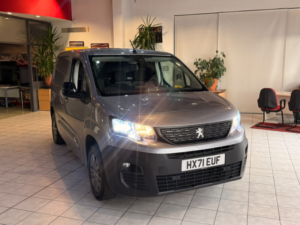 2022 Peugeot Partner 1.5 Bluehdi 1000 Asphalt Premium in Grey — image 2