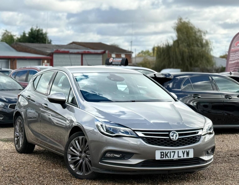 2017 Vauxhall Astra 1.4i Turbo Sri Euro 6 5dr in Grey — image 1