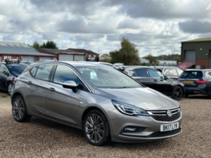 2017 Vauxhall Astra 1.4i Turbo Sri Euro 6 5dr in Grey — image 4