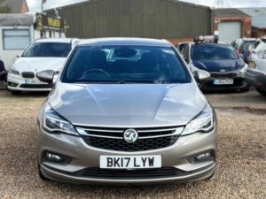 2017 Vauxhall Astra 1.4i Turbo Sri Euro 6 5dr in Grey — image 5