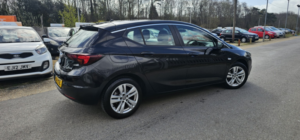 2017 Vauxhall Astra 1.6 Cdti Ecoflex Design in Black — image 3