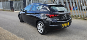 2017 Vauxhall Astra 1.6 Cdti Ecoflex Design in Black — image 5