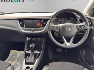 2020 Vauxhall Grandland X 1.2 Turbo Sri Nav Auto Euro 6 (s/s) 5dr in Red — image 2
