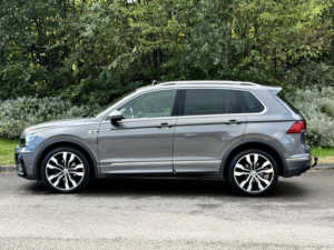2019 Volkswagen Tiguan 2.0 Tdi R-Line Tech in Grey — image 4