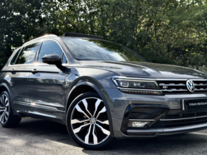 2019 Volkswagen Tiguan 2.0 Tdi R-Line Tech in Grey — image 5