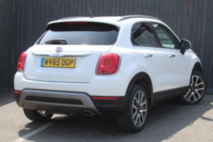 2015 Fiat 500x 1.6 500x Off-Road Look 1.6 Multijet 120hp Cross Plus in White — image 6