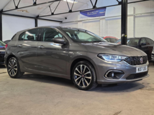 2017 Fiat Tipo 1.6 Multijetii Lounge Euro 6 (s/s) 5dr in Grey — image 3