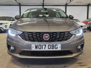 2017 Fiat Tipo 1.6 Multijetii Lounge Euro 6 (s/s) 5dr in Grey — image 4