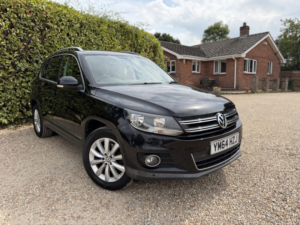 2015 Volkswagen Tiguan 2.0 Tdi Bluemotion Tech Match in Black — image 4