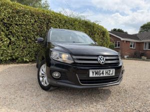 2015 Volkswagen Tiguan 2.0 Tdi Bluemotion Tech Match in Black — image 5