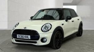 2017 MINI Hatch 1.5 Cooper D Euro 6 (s/s) 5dr in White — image 4