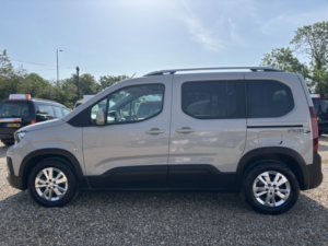 2020 Peugeot Rifter Wheelchair Accessible Vehicle Wav 1.5 Bluehdi Allure in Beige — image 6