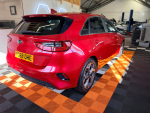 2019 Kia Ceed 1.0 T-Gdi 3 Hatchback 5dr Petrol Manual Euro 6 (s/s) (118 Bhp) in Red — image 5