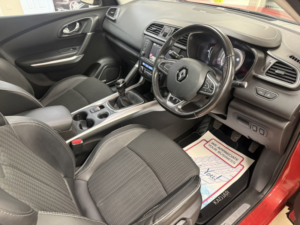 2016 Renault Kadjar 1.2 Tce Signature Nav SUV 5dr Petrol Manual Euro 6 (s/s) (130 Ps) in Red — image 5
