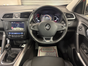 2016 Renault Kadjar 1.2 Tce Signature Nav SUV 5dr Petrol Manual Euro 6 (s/s) (130 Ps) in Red — image 6