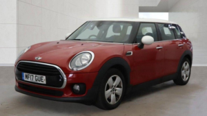 2017 MINI Clubman 1.5 Cooper Auto Euro 6 (s/s) 6dr in Red — image 2