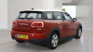 2017 MINI Clubman 1.5 Cooper Auto Euro 6 (s/s) 6dr in Red — image 4