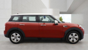 2017 MINI Clubman 1.5 Cooper Auto Euro 6 (s/s) 6dr in Red — image 5