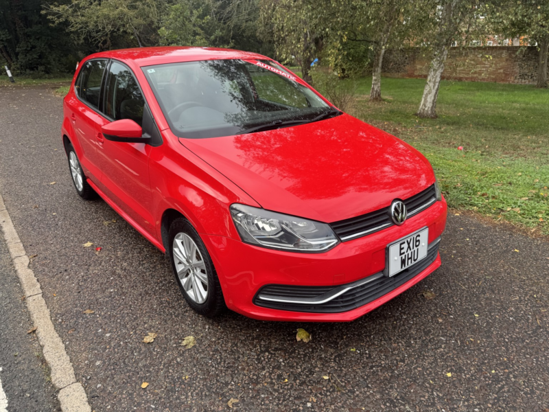 2016 Volkswagen Polo 1.2 Tsi Bluemotion Tech Se in Red — image 1