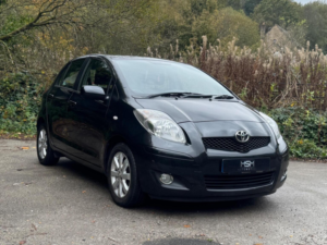 2011 Toyota Yaris 1.33 Dual Vvt-I T Spirit Euro 5 (s/s) 5dr in Black — image 6
