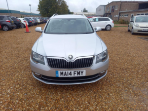 2014 Skoda Superb 2.0 Tdi Elegance Euro 5 (s/s) 5dr in Silver — image 2