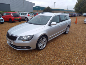 2014 Skoda Superb 2.0 Tdi Elegance Euro 5 (s/s) 5dr in Silver — image 3