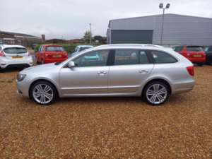 2014 Skoda Superb 2.0 Tdi Elegance Euro 5 (s/s) 5dr in Silver — image 4