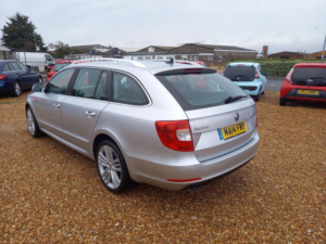 2014 Skoda Superb 2.0 Tdi Elegance Euro 5 (s/s) 5dr in Silver — image 5