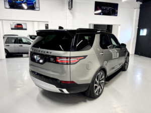2018 Land Rover Discovery 3.0 Sd V6 Hse Luxury in Silver — image 2