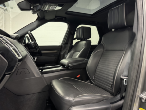 2018 Land Rover Discovery 3.0 Sd V6 Hse Luxury in Silver — image 3