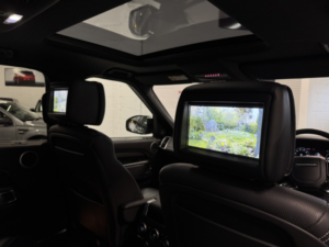 2018 Land Rover Discovery 3.0 Sd V6 Hse Luxury in Silver — image 4
