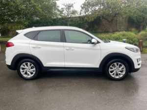 2019 Hyundai Tucson 1.6 Gdi Se Nav SUV 5dr Petrol Manual Euro 6 (s/s) (132 Ps) in White — image 4