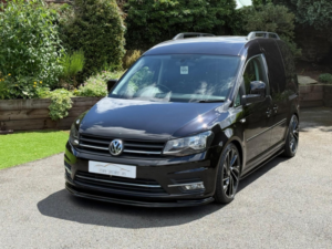 2018 Volkswagen Caddy 2.0 Tdi C20 Bluemotion Tech Highline DSG in Black — image 2