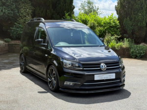 2018 Volkswagen Caddy 2.0 Tdi C20 Bluemotion Tech Highline DSG in Black — image 4