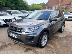 2018 Land Rover Discovery Sport Td4 Se in Grey — image 2