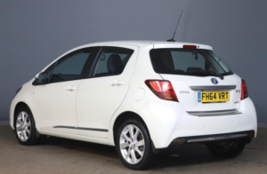 2015 Toyota Yaris 1.5 Vvt-H Excel E-CVT Euro 6 5dr (15in Alloy) in White — image 3