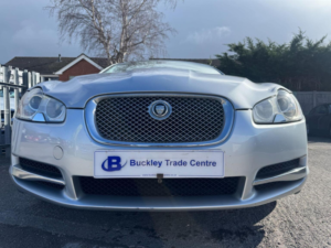2011 Jaguar Xf 3.0d V6 Luxury Auto Euro 5 4dr in Silver — image 3