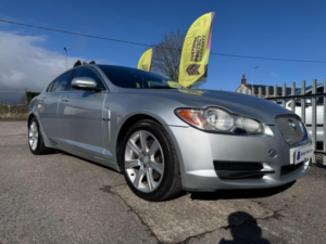 2011 Jaguar Xf 3.0d V6 Luxury Auto Euro 5 4dr in Silver — image 5