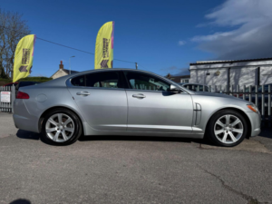 2011 Jaguar Xf 3.0d V6 Luxury Auto Euro 5 4dr in Silver — image 6