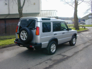 2004 Land Rover Discovery Ref 8428 - Land Rover Discovery 4.0 Hse Rhd - Ex Japan in Silver — image 3
